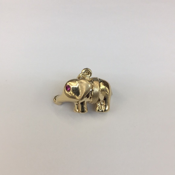 Beautiful 14k Yellow Gold Elephant 🐘 Charm - Picture 3 of 5